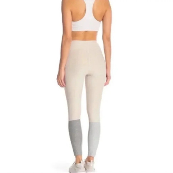 Outdoor Voices Women's Medium Dipped 7/8 Leggings Oatmeal Dove Ash Colorblock M - Picture 8 of 9